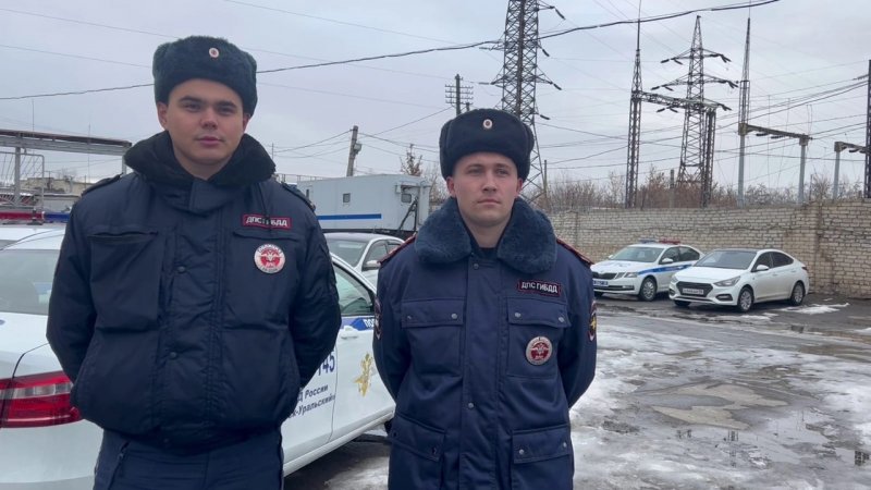 Свердловские полицейские встретились с родными пенсионерки, которую помогли оперативно доставить в больницу